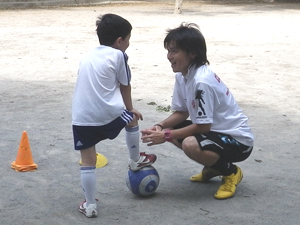 サッカーを通じて子ども達のサポート